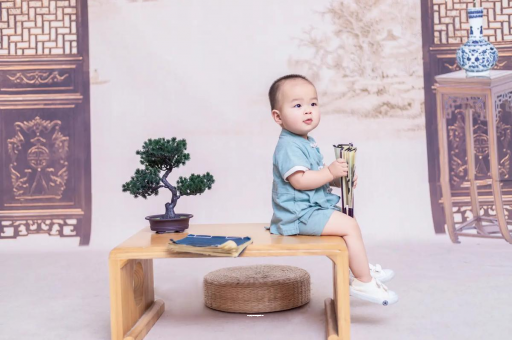 沅江孕妇肚子上的黑线